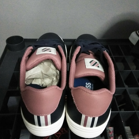 Women's sneakers size 6 - Picture 5 of 5